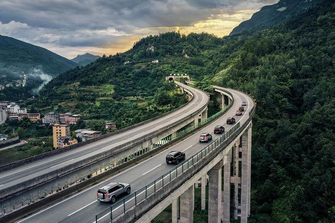 +露营”全能王!猛士M817Max+版上市AG真人国际厅3699万拿下“通勤+越野(图12) +露营”全能王!猛士M817Max+版上市AG真人国际厅3699万拿下“通勤+越野(图12)