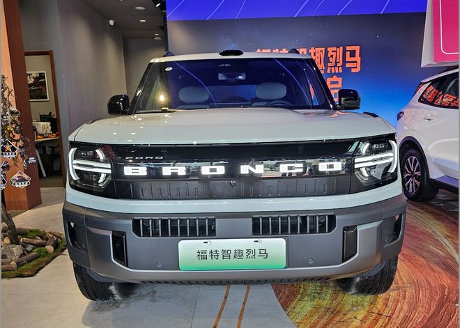 能装下整个生活的“全地形露营SUV”AG真人国际厅福特智趣烈马探店：一台(图6)